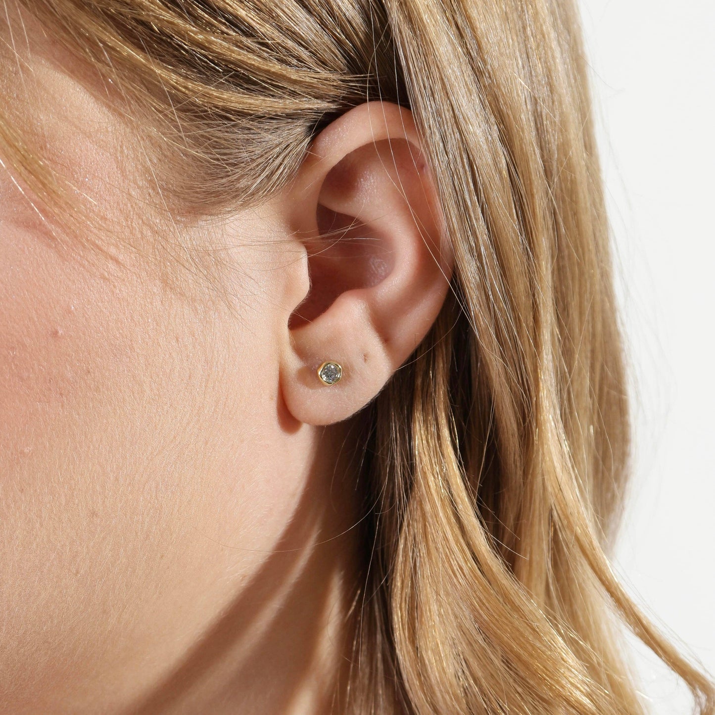 18k Gold Filled  4mm Round Bezel Cubic Zirconia Stud Earring