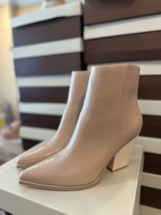 Sonia Beige Textured Boot
