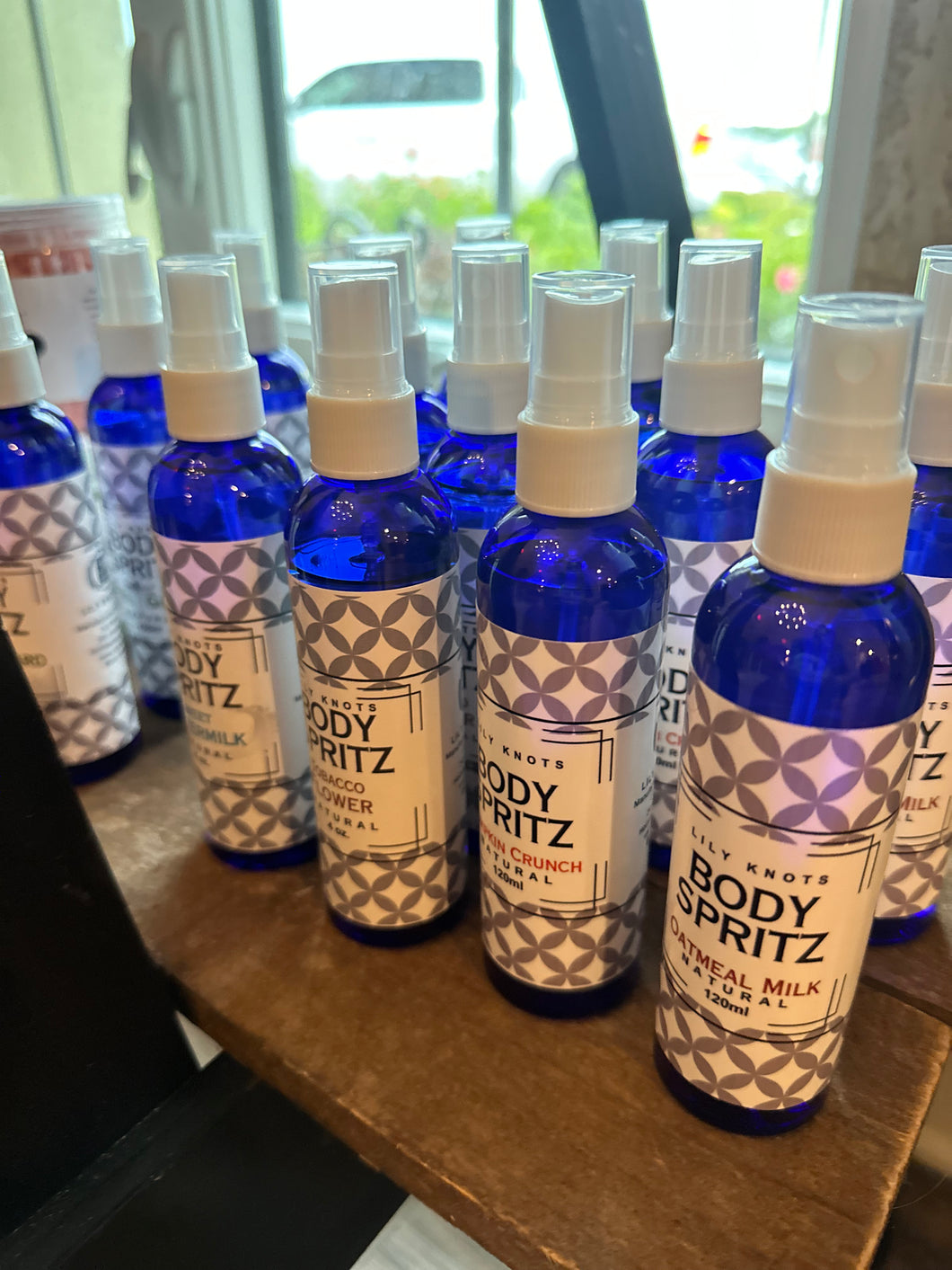 Lily Knots Natural Body Spritz