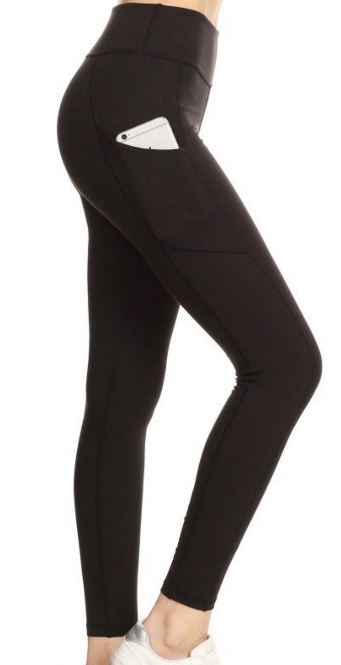 Curvy High-Waisted Active Pocketed Leggings - 5" Yoga band with high waist 2 side pockets Runs true to size  1XL: 14-16 2XL: 16-18 3XL: 18-20  84% Polyester 16% Spandex
